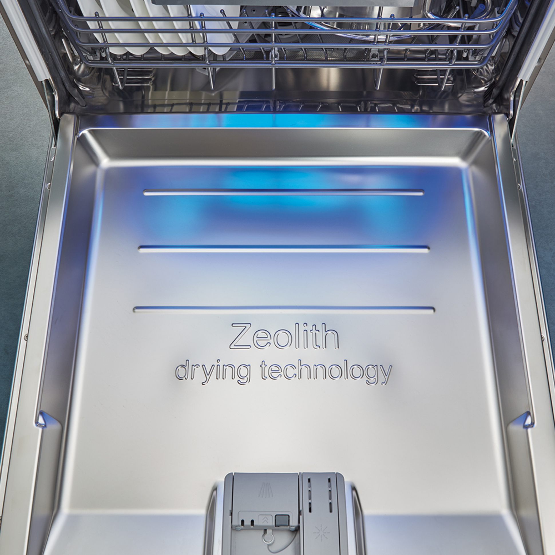 Zeolith Trocknen – Für glänzende Spülergebnisse bei Löw Elektrotechnik in Breitenbach am Herzberg